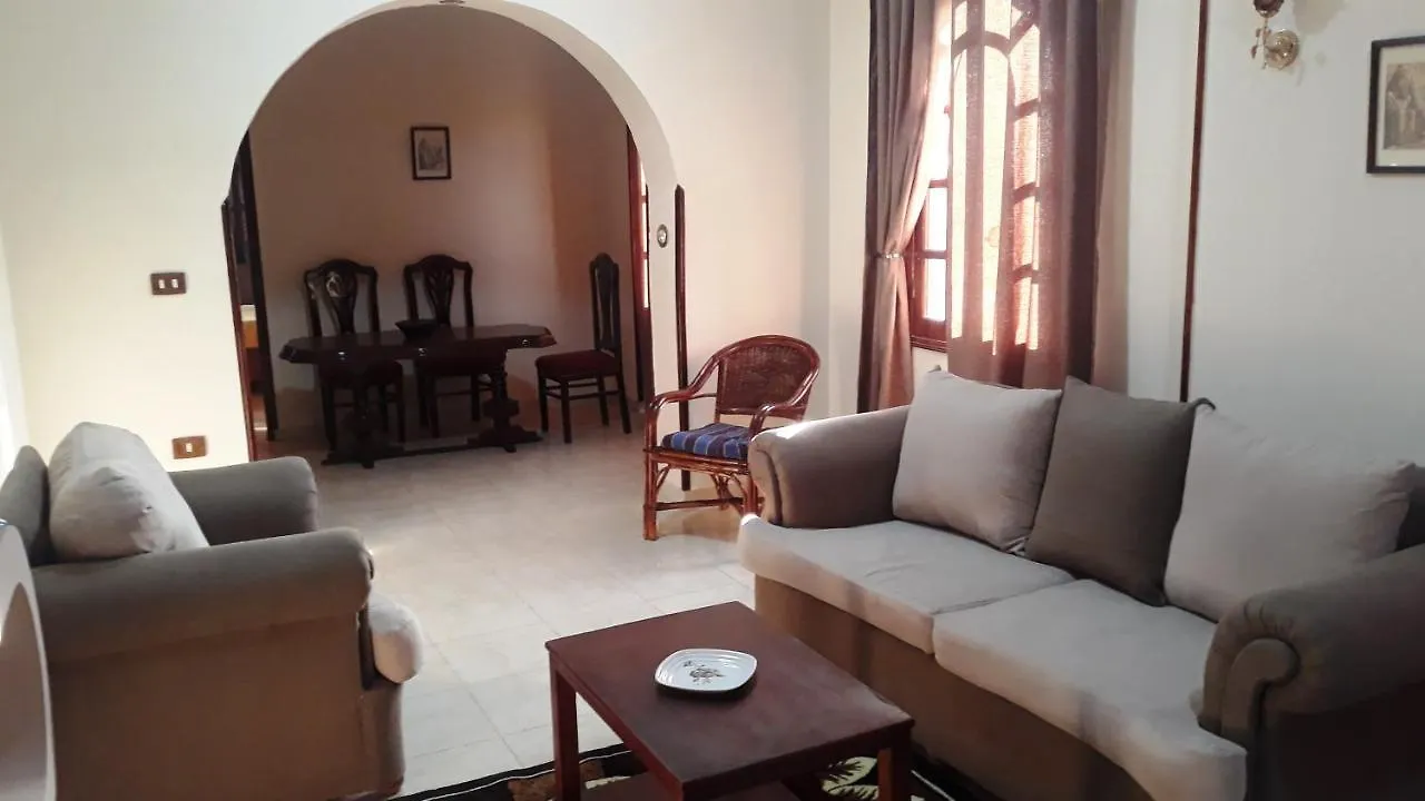 Moonlight Home Luxor Apartment